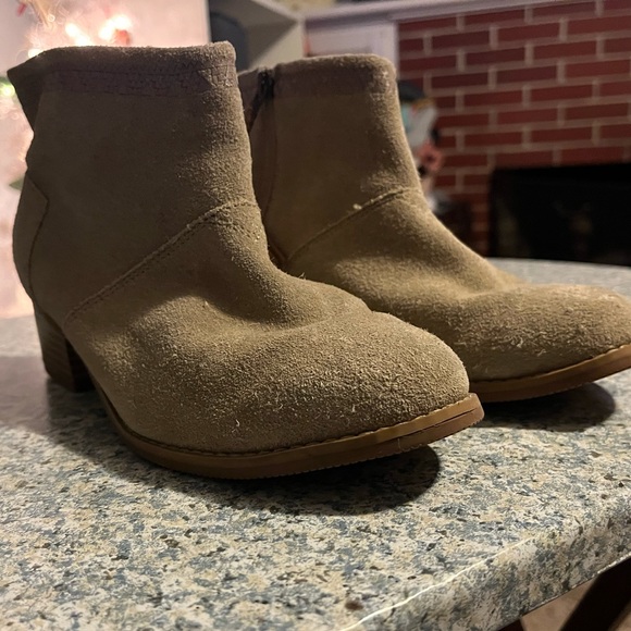 beige /  cream TOMS Zip Ankle Bootie- Like new, worn once indoors. - Picture 2 of 8